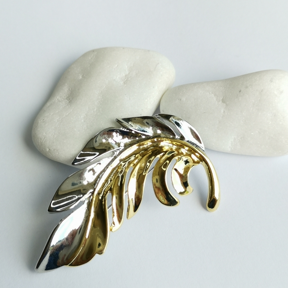 Leaf brooch Gold Silver tone 🆕